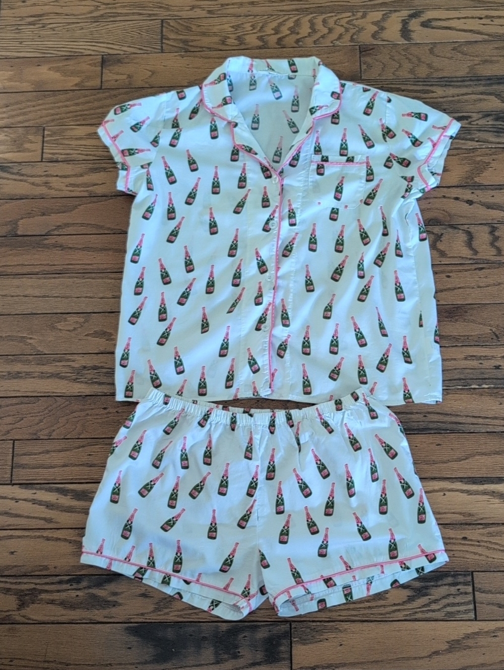 Toss Design White Champagne Print Short Sleeve Short Pajama Set